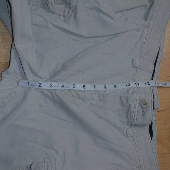 ST. JOHN'S BAY Men's Sz 40 COMFORT . STRETCH WAIST Cargo Shorts - EXCELLENT - Picture 4 of 6